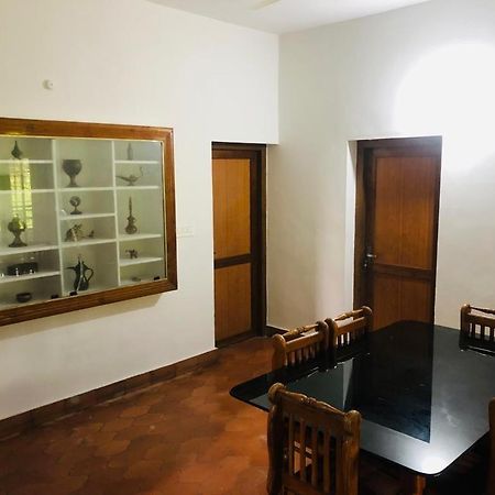 H Villa Nilambūr Esterno foto