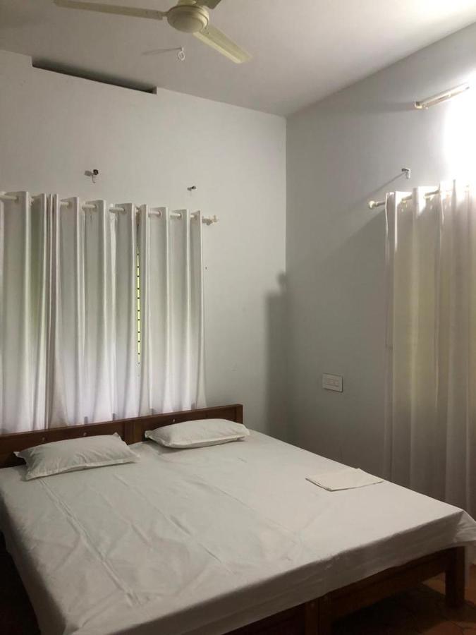 H Villa Nilambūr Esterno foto