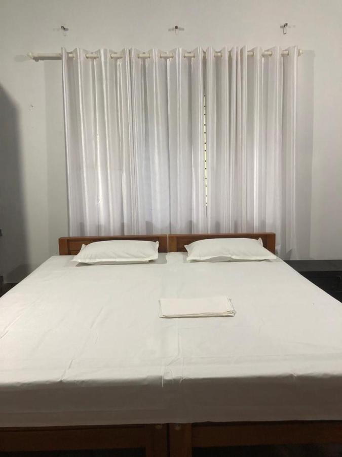 H Villa Nilambūr Esterno foto